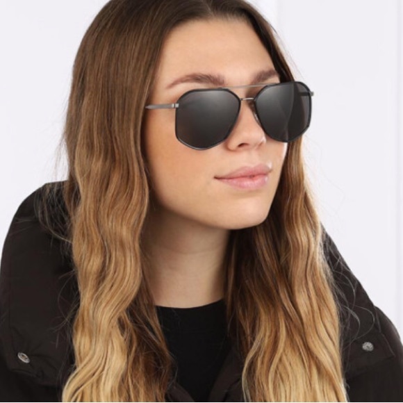 Burberry Sunglasses, New - Picture 1 of 2